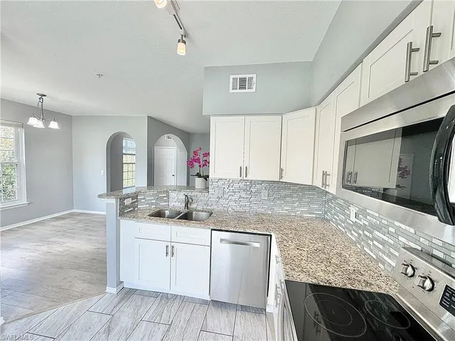 $1,800 | 23520 Walden Center Drive, Unit 303, Estero, FL 34134