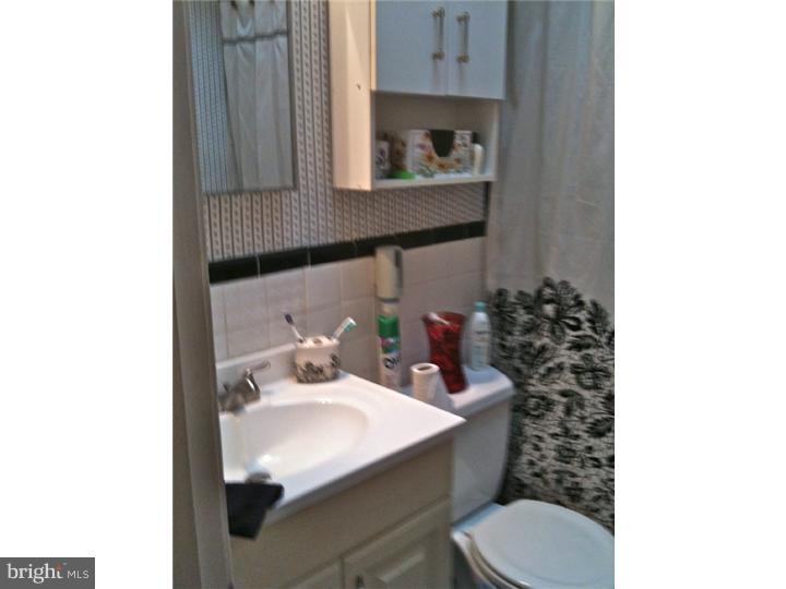7284 Lamport Road Upper Darby, PA 19082 - Photo 6 of 11 Kitchen