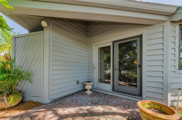 $624,900 | 10425 Longwood Drive, Seminole, FL 33777