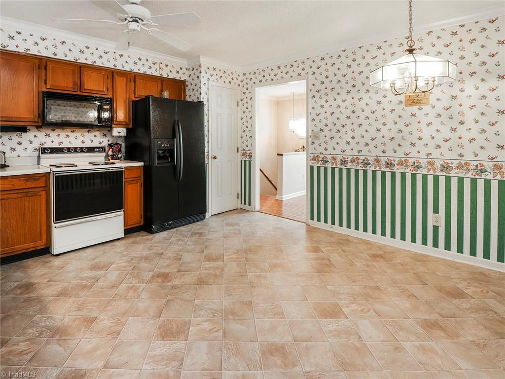 805 Burguss Road High Point, NC 27265 - Photo 7 of 20 Gallery Image 7