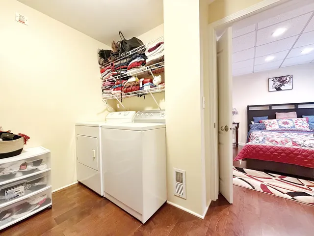 $295,000 | 320 West Donovan Avenue, Woodstock, IL 60098