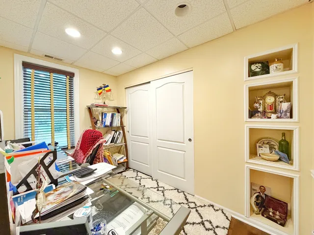 $295,000 | 320 West Donovan Avenue, Woodstock, IL 60098