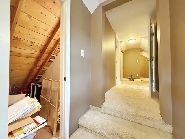 $295,000 | 320 West Donovan Avenue, Woodstock, IL 60098