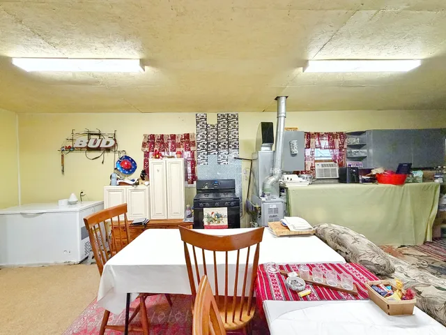 $295,000 | 320 West Donovan Avenue, Woodstock, IL 60098