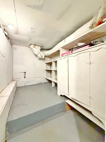 $295,000 | 320 West Donovan Avenue, Woodstock, IL 60098