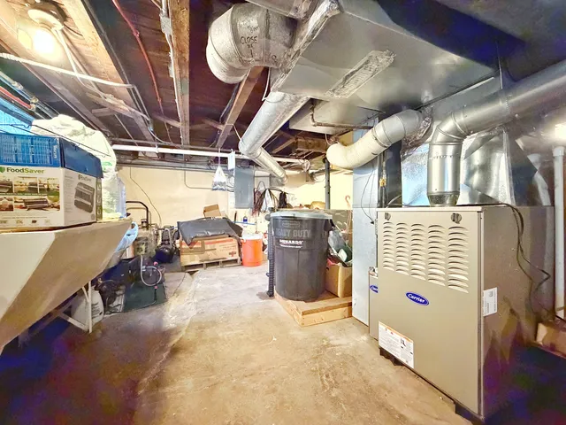 $295,000 | 320 West Donovan Avenue, Woodstock, IL 60098