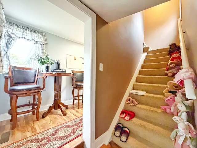 $295,000 | 320 West Donovan Avenue, Woodstock, IL 60098