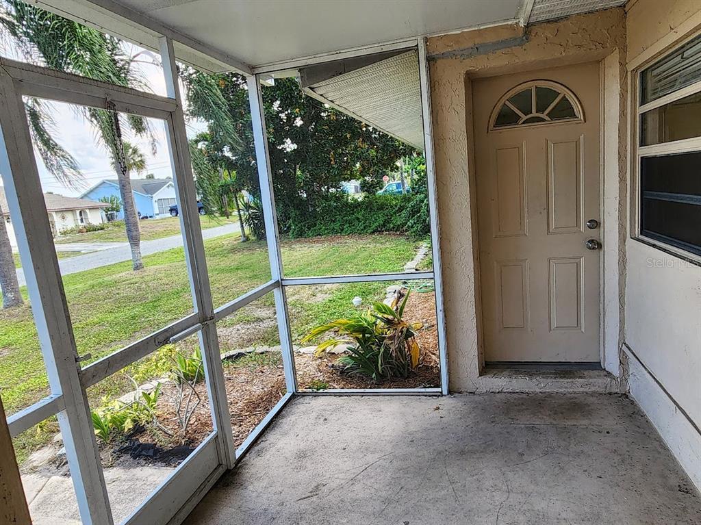 385 Pelican Road Venice, FL 34293 - Photo 3 of 45