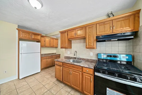 $2,500 | 742 River Street, Unit 1, Boston, MA 02136
