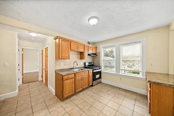 $2,500 | 742 River Street, Unit 1, Boston, MA 02136