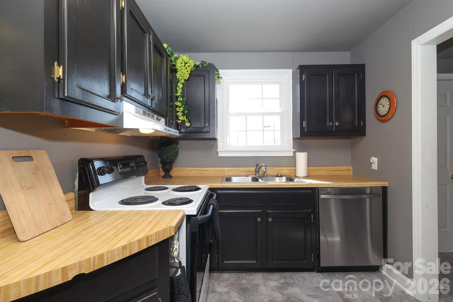 414 South Chester Street Blacksburg, SC 29702 - Photo 17 of 40