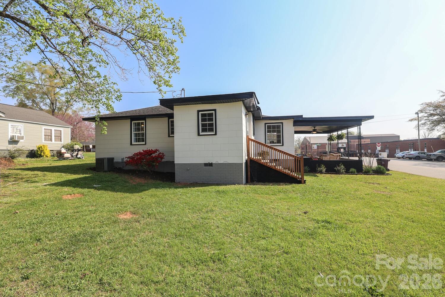 414 South Chester Street Blacksburg, SC 29702 - Photo 37 of 40