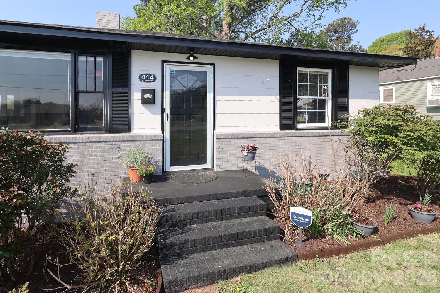 414 South Chester Street Blacksburg, SC 29702 - Photo 5 of 40