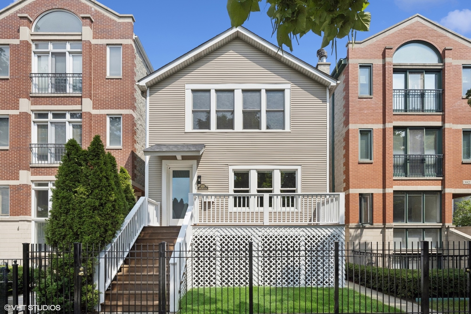 3025 North Racine Avenue Chicago, IL 60657 - Photo 1 of 35 Gallery Image 1