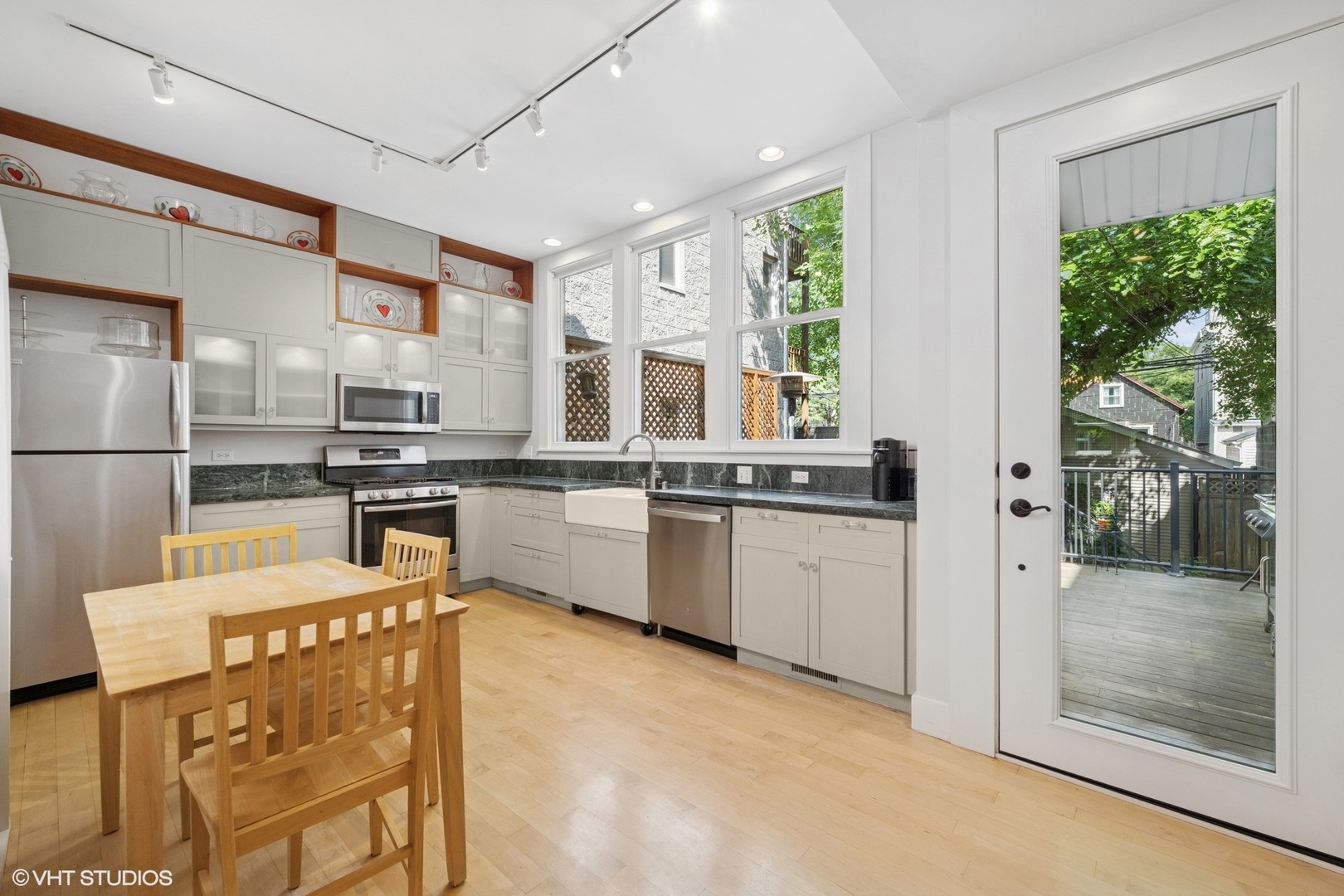 3025 North Racine Avenue Chicago, IL 60657 - Photo 9 of 35 Gallery Image 9