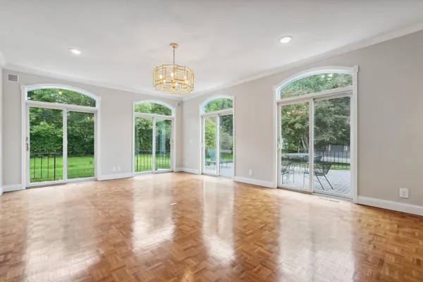 $6,500 | 5721 Londonderry Road, Edina, MN 55436