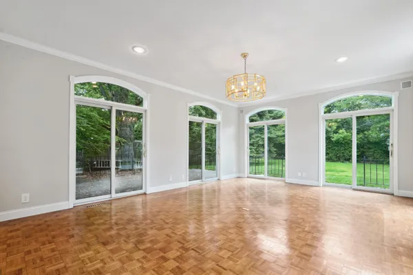 $6,500 | 5721 Londonderry Road, Edina, MN 55436