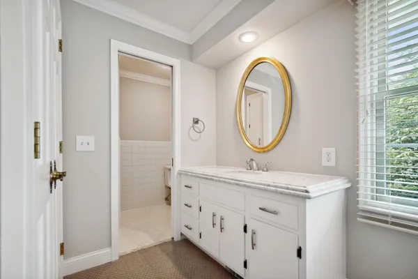 $6,500 | 5721 Londonderry Road, Edina, MN 55436