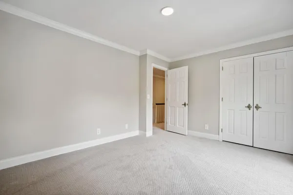 $6,500 | 5721 Londonderry Road, Edina, MN 55436