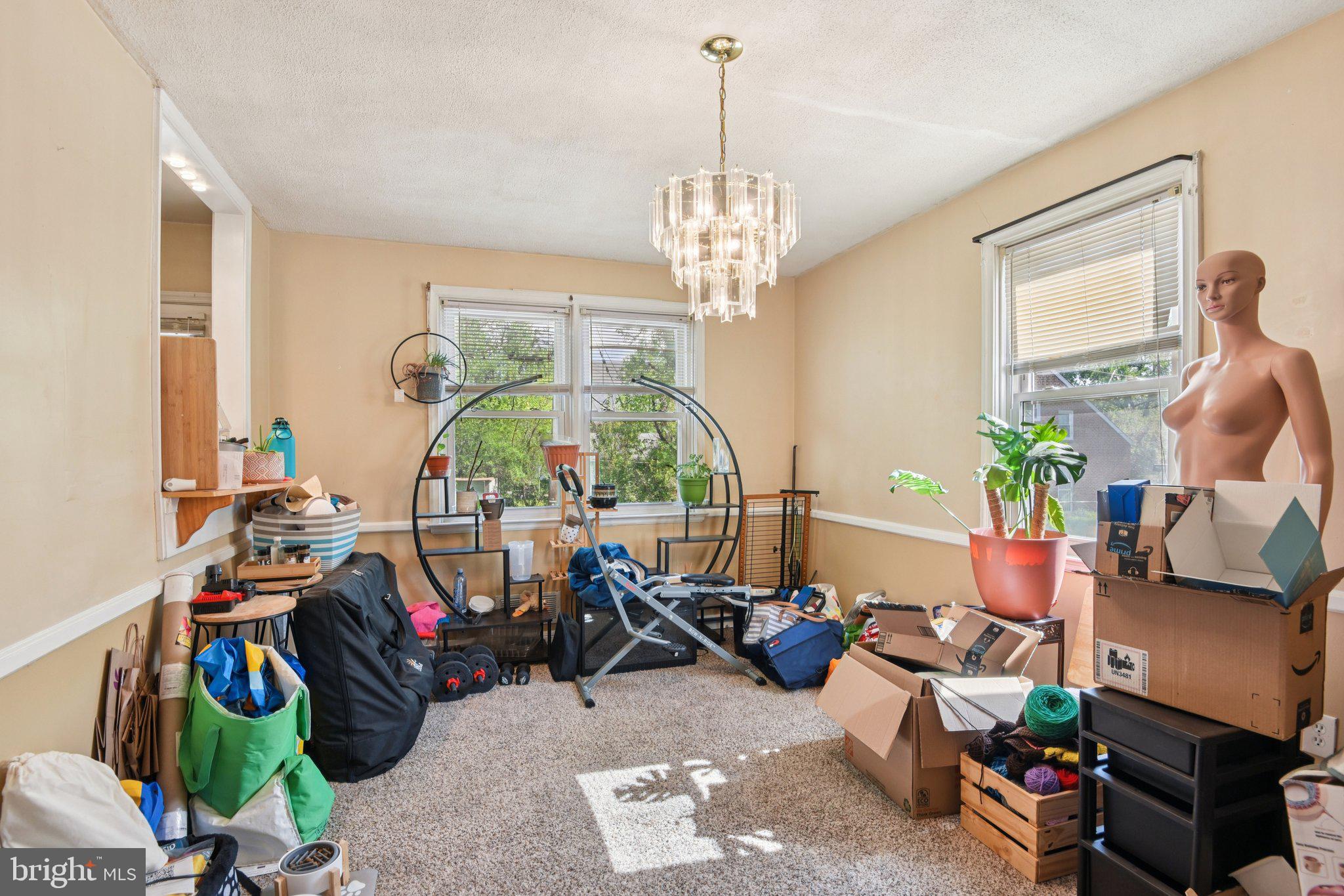 601 Braeside Road Baltimore, MD 21229 - Photo 9 of 24 Bright space with endless potential.