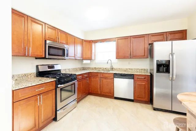 $799,000 | 9 Sturbridge Drive West, Piscataway, NJ 08854