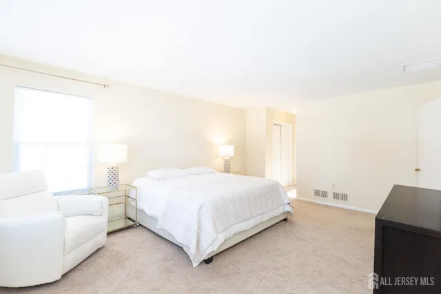 $799,000 | 9 Sturbridge Drive West, Piscataway, NJ 08854