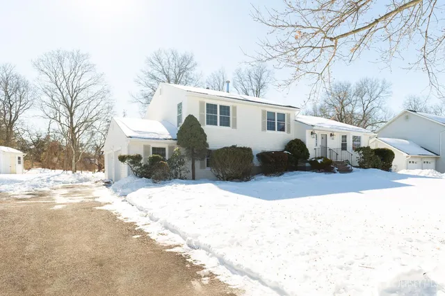 $799,000 | 9 Sturbridge Drive West, Piscataway, NJ 08854