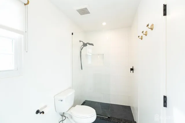 $799,000 | 9 Sturbridge Drive West, Piscataway, NJ 08854