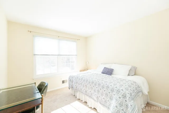 $799,000 | 9 Sturbridge Drive West, Piscataway, NJ 08854