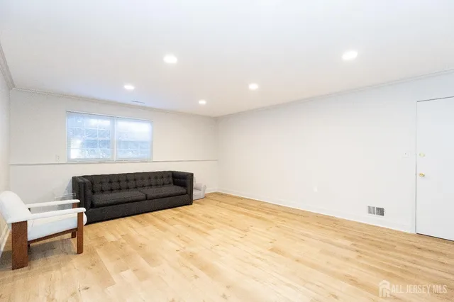 $799,000 | 9 Sturbridge Drive West, Piscataway, NJ 08854