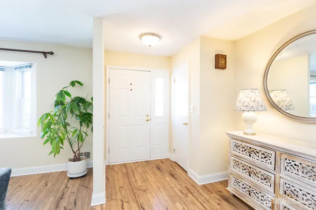 $799,000 | 9 Sturbridge Drive West, Piscataway, NJ 08854