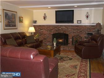 1130 East Sandy Ridge Road Doylestown, PA 18901 - Photo 4 of 12 Gallery Image 4