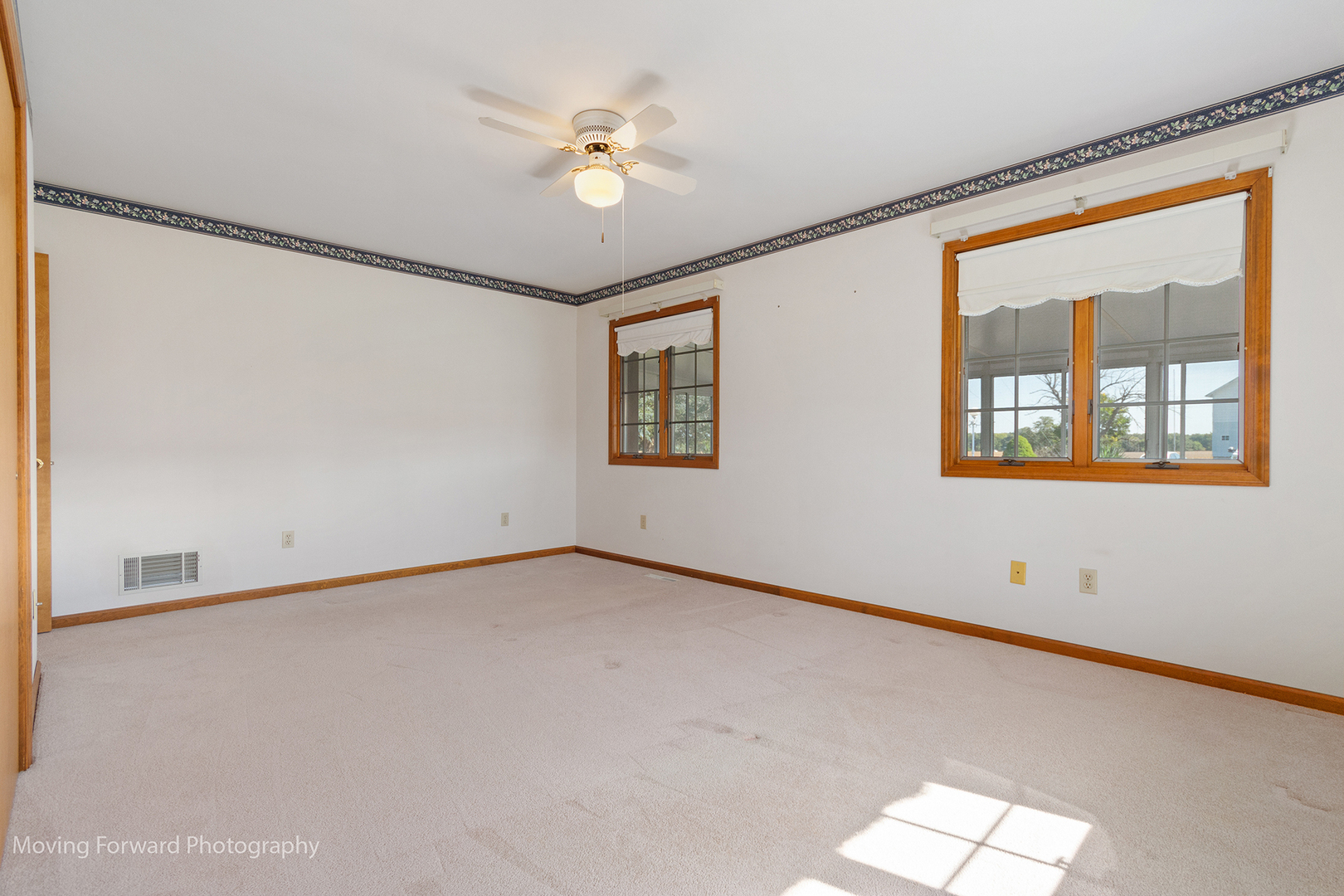 1645 East Southmor Road Morris, IL 60450 - Photo 12 of 39 an empty room with windows