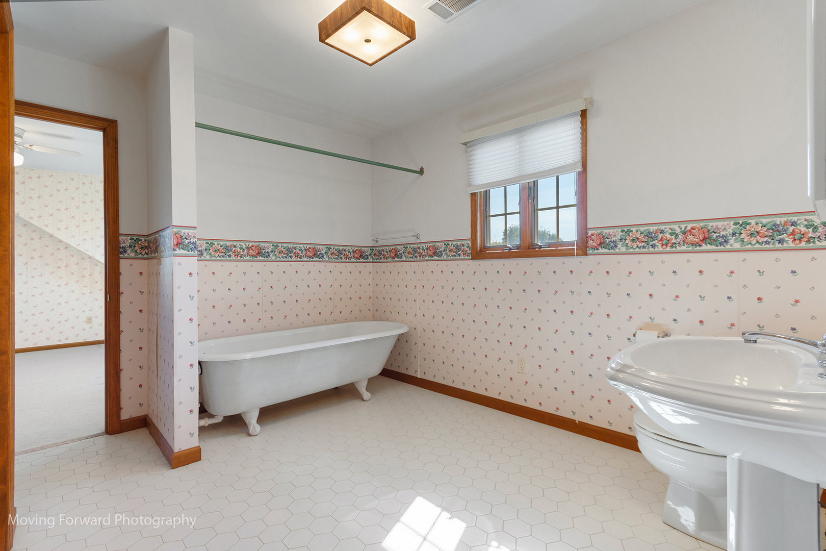 1645 East Southmor Road Morris, IL 60450 - Photo 20 of 39 a bathroom with a sink and a toilet