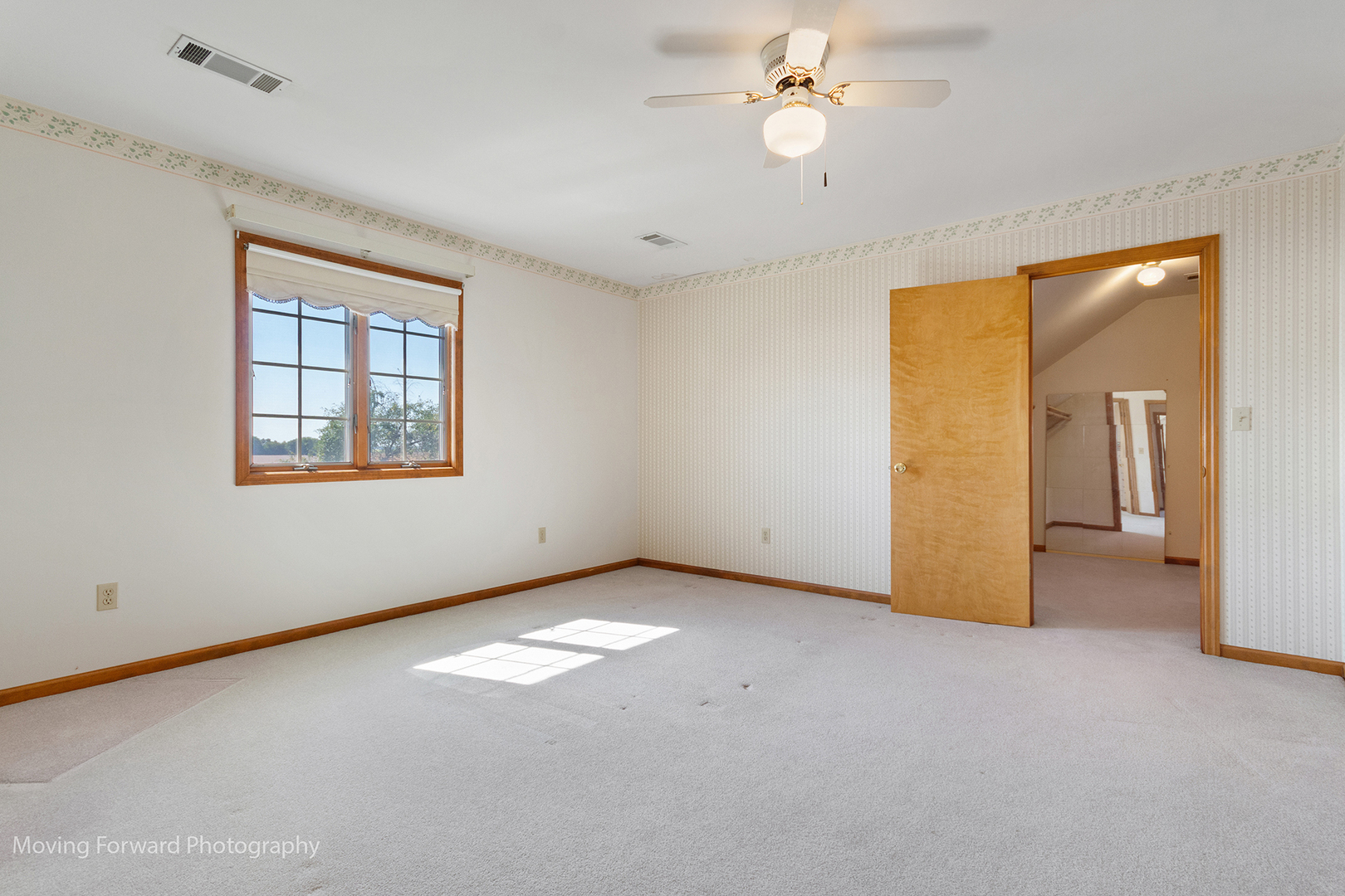 1645 East Southmor Road Morris, IL 60450 - Photo 31 of 39 a view of an empty room with a window