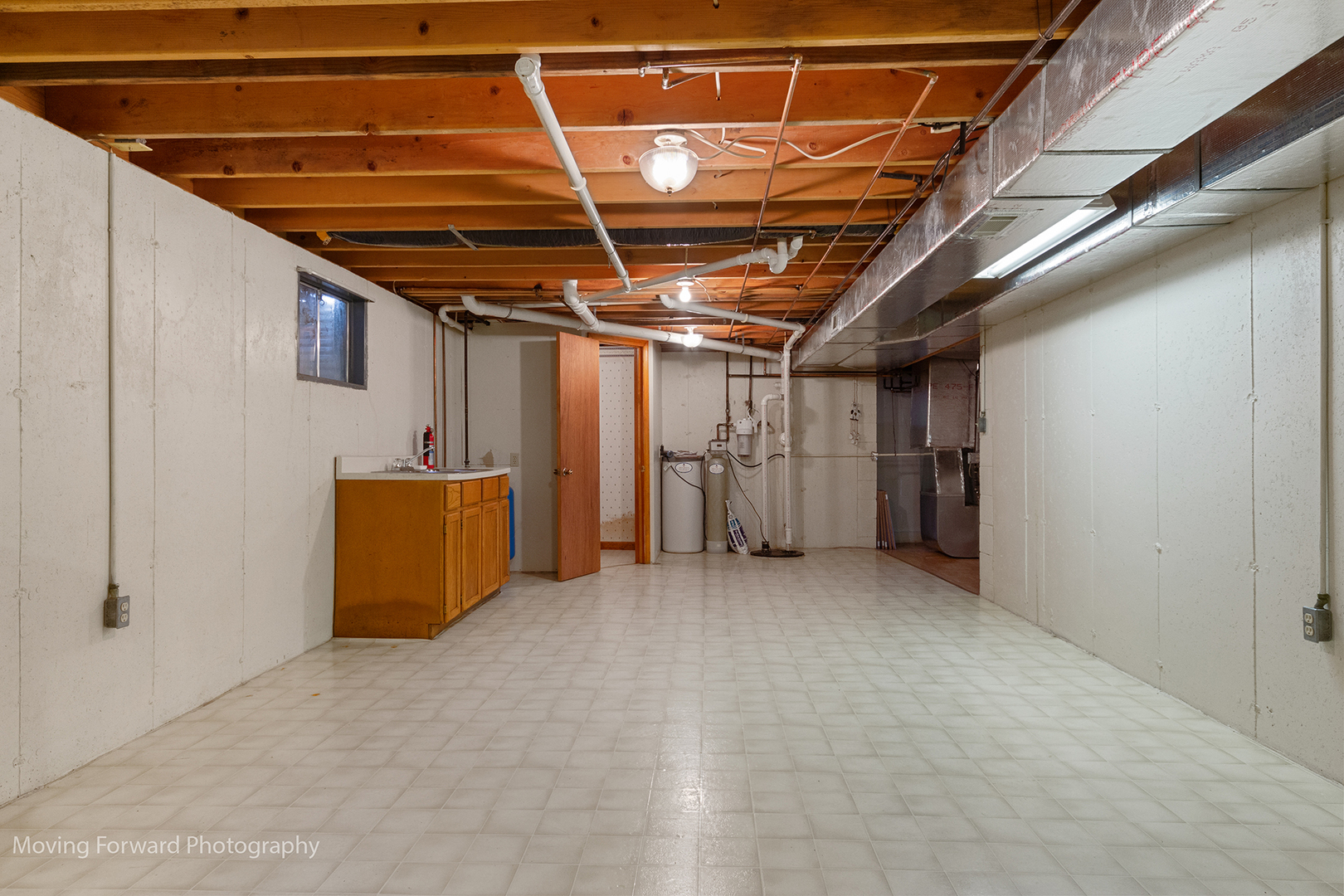 1645 East Southmor Road Morris, IL 60450 - Photo 33 of 39 a view of an empty room with wooden ceiling