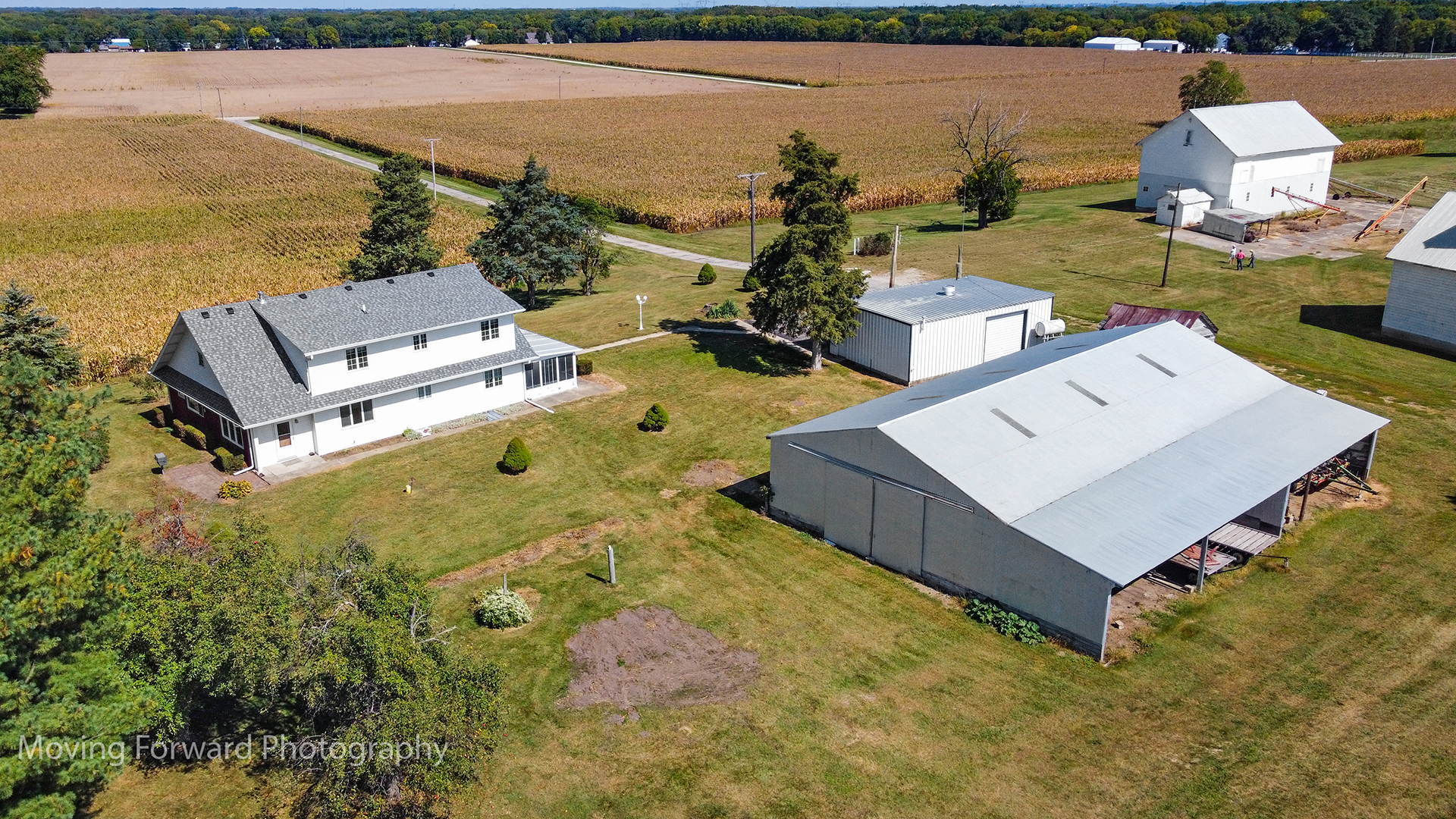 1645 East Southmor Road Morris, IL 60450 - Photo 37 of 39 swimming pool with an ocean view