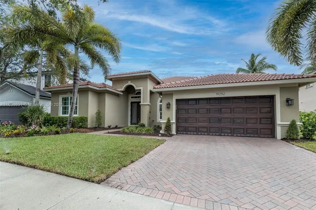 $1,150,000 | 19252 North Hibiscus Street, Weston, FL 33332