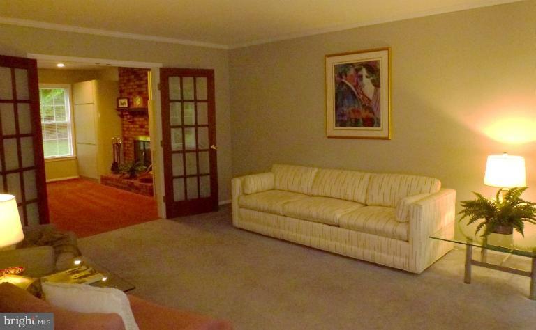 223 Delight Meadows Road Reisterstown, MD 21136 - Photo 16 of 29 Living Room