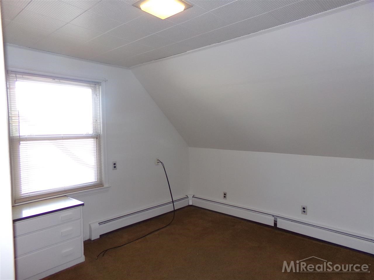 2237 Oxford Road Berkley, MI 48072 - Photo 22 of 35