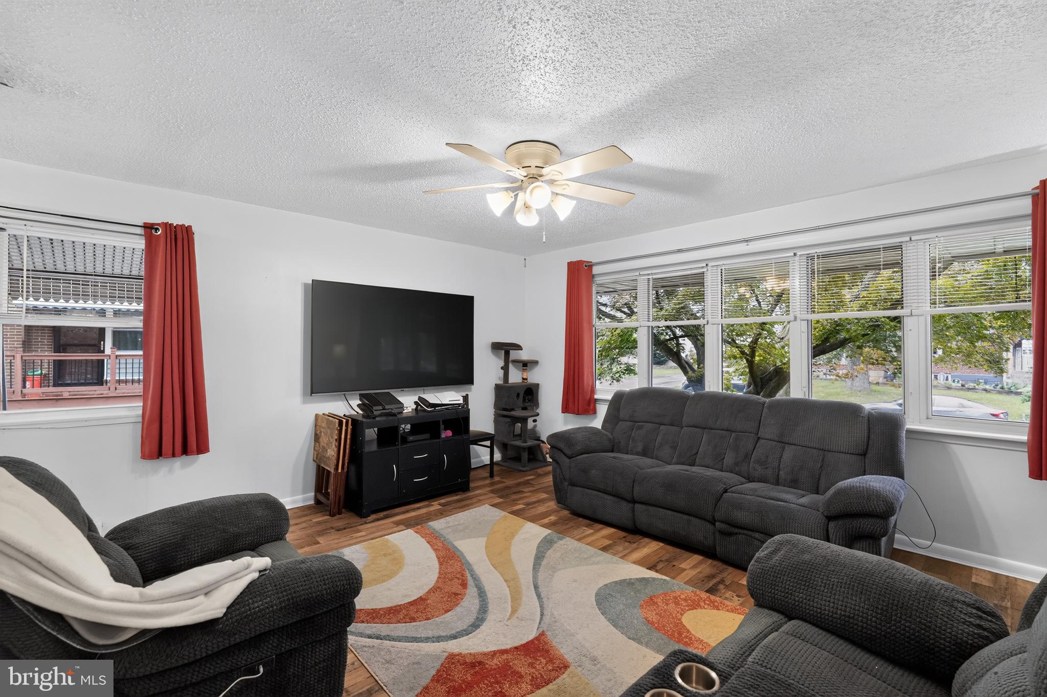 1420 Grace Road Swarthmore, PA 19081 - Photo 7 of 28 Living Room