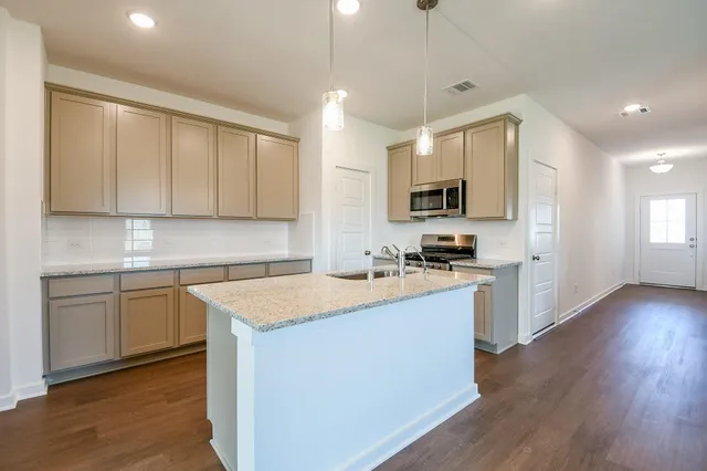 $2,695 | 1642 Birch Wood Drive, Rosenberg, TX 77471