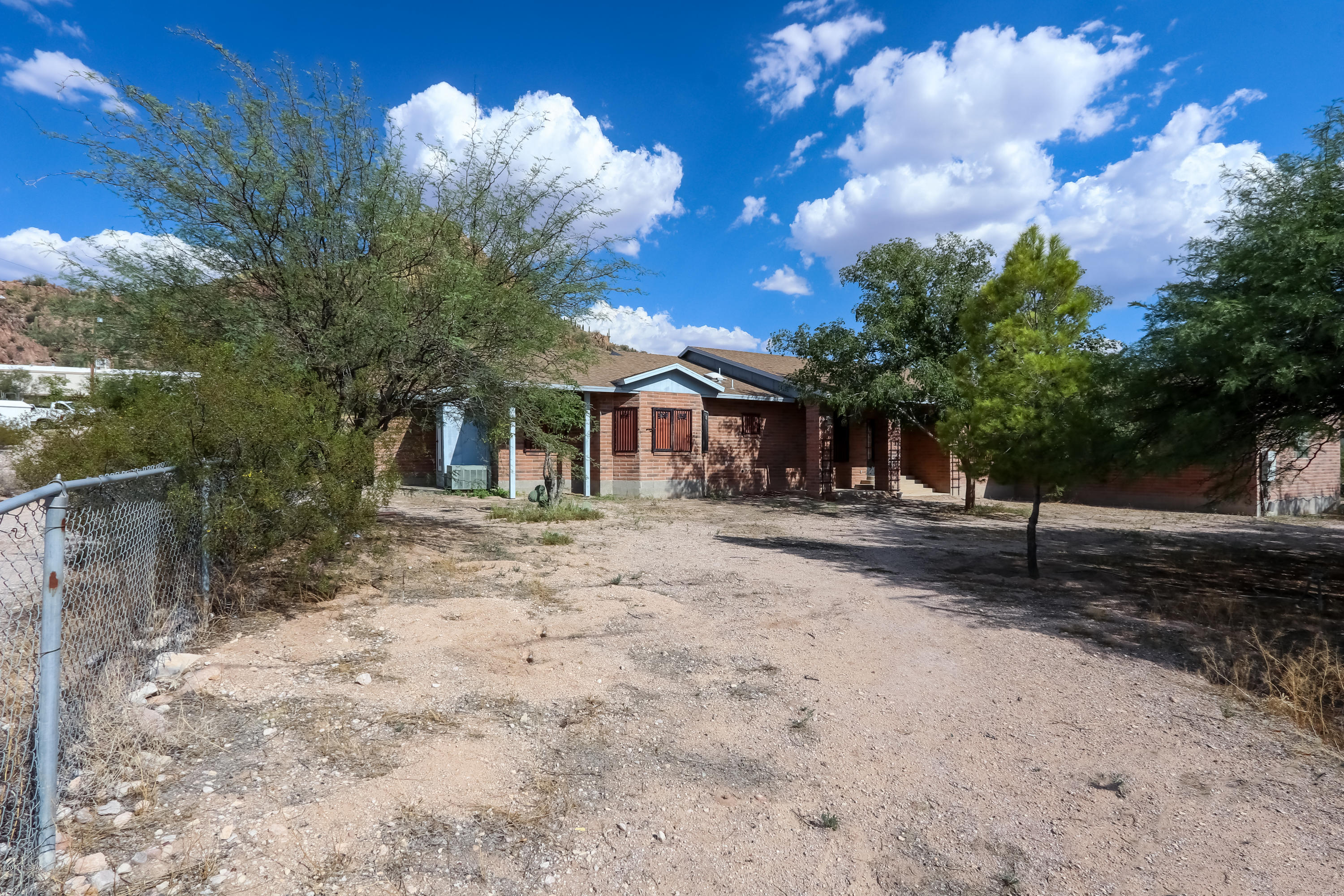 4241 West Elvado Road Tucson, AZ 85746 - Photo 3 of 48 Gallery Image 3