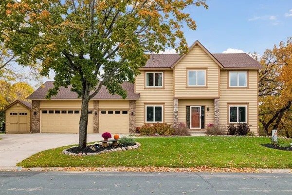 $780,000 | 4639 Manor Drive, Eagan, MN 55123