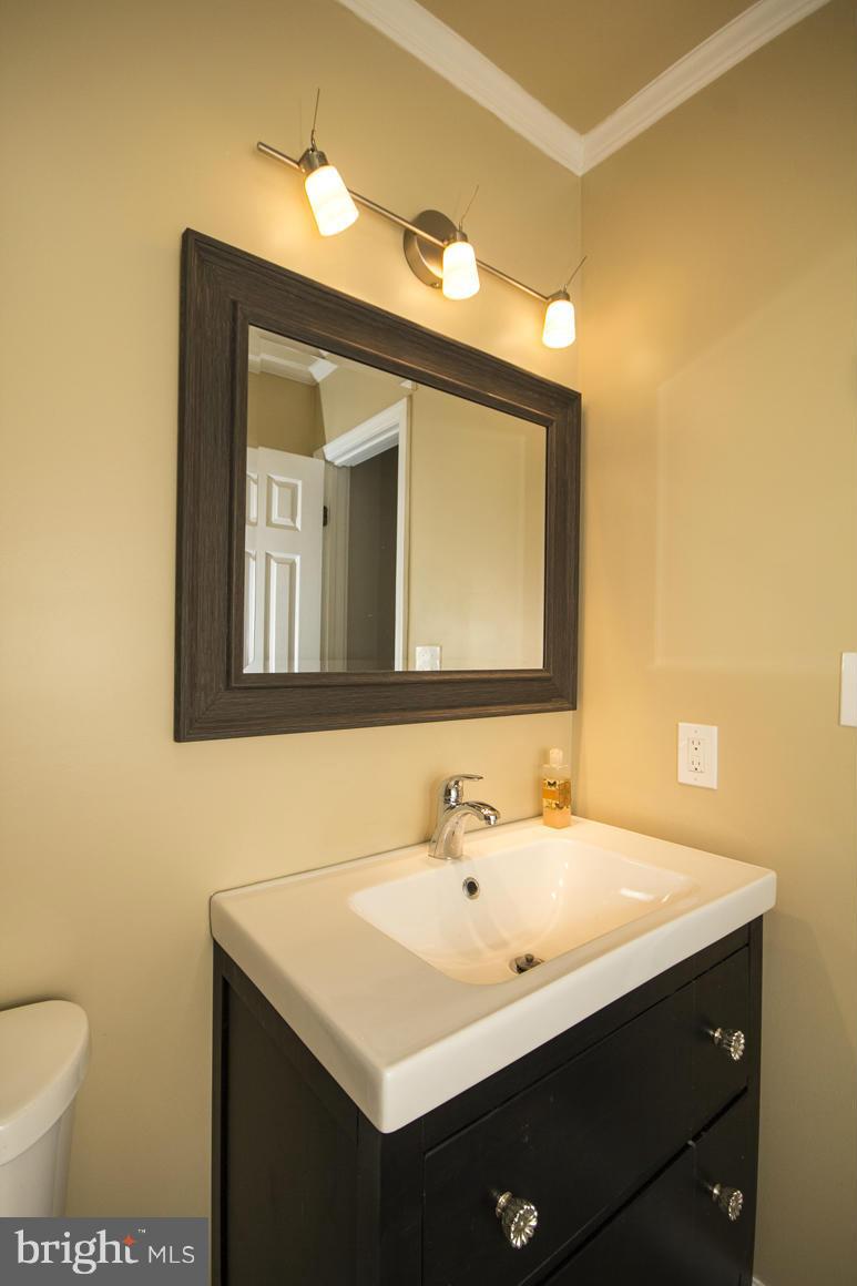 2625 Ambler Road Baltimore, MD 21222 - Photo 11 of 25 Bath