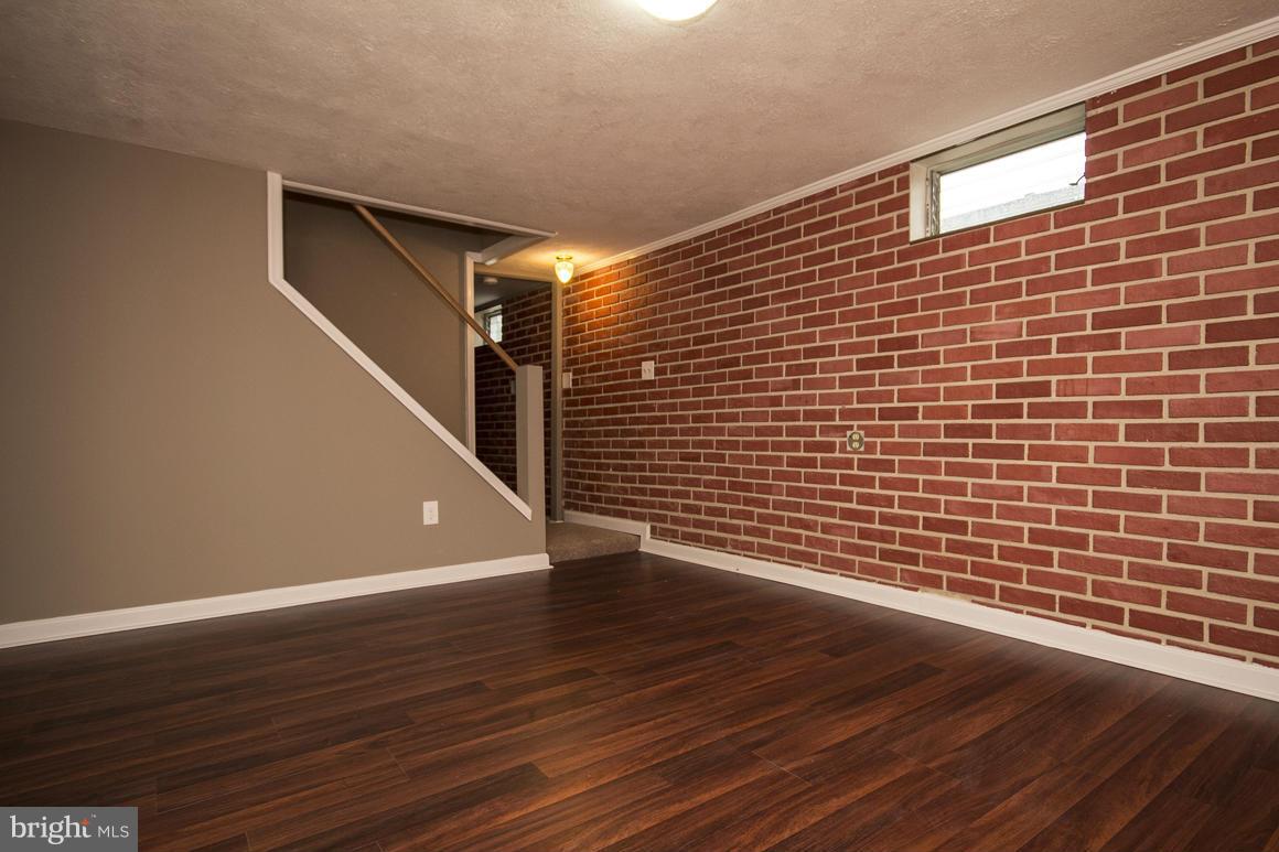 2625 Ambler Road Baltimore, MD 21222 - Photo 16 of 25 Family Room