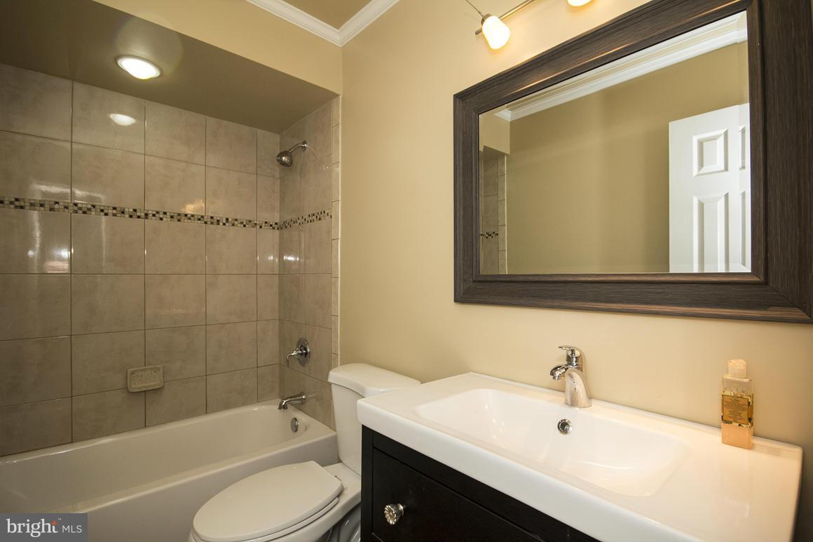 2625 Ambler Road Baltimore, MD 21222 - Photo 10 of 25 Bath