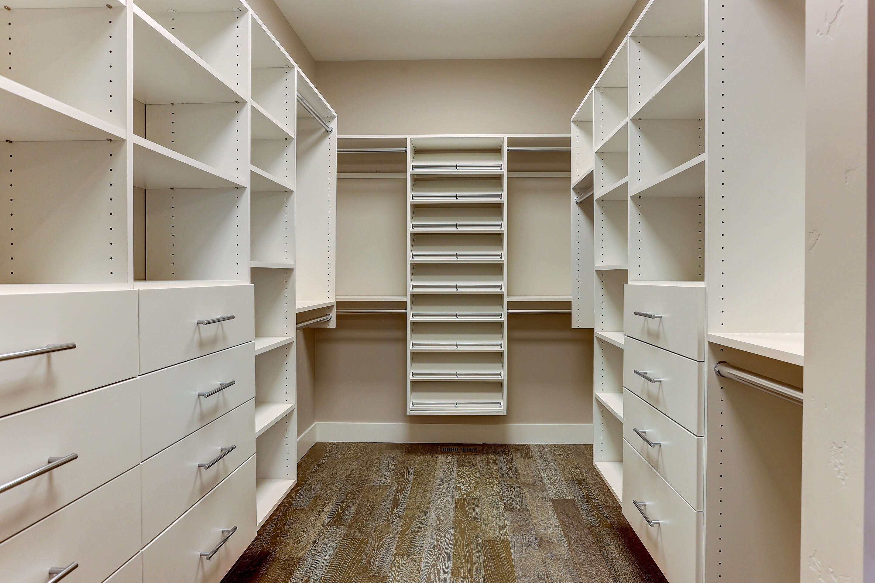 19211 Gateway Loop, Unit LOT 21 Bend, OR 97702 - Photo 32 of 41 Walk-in closet