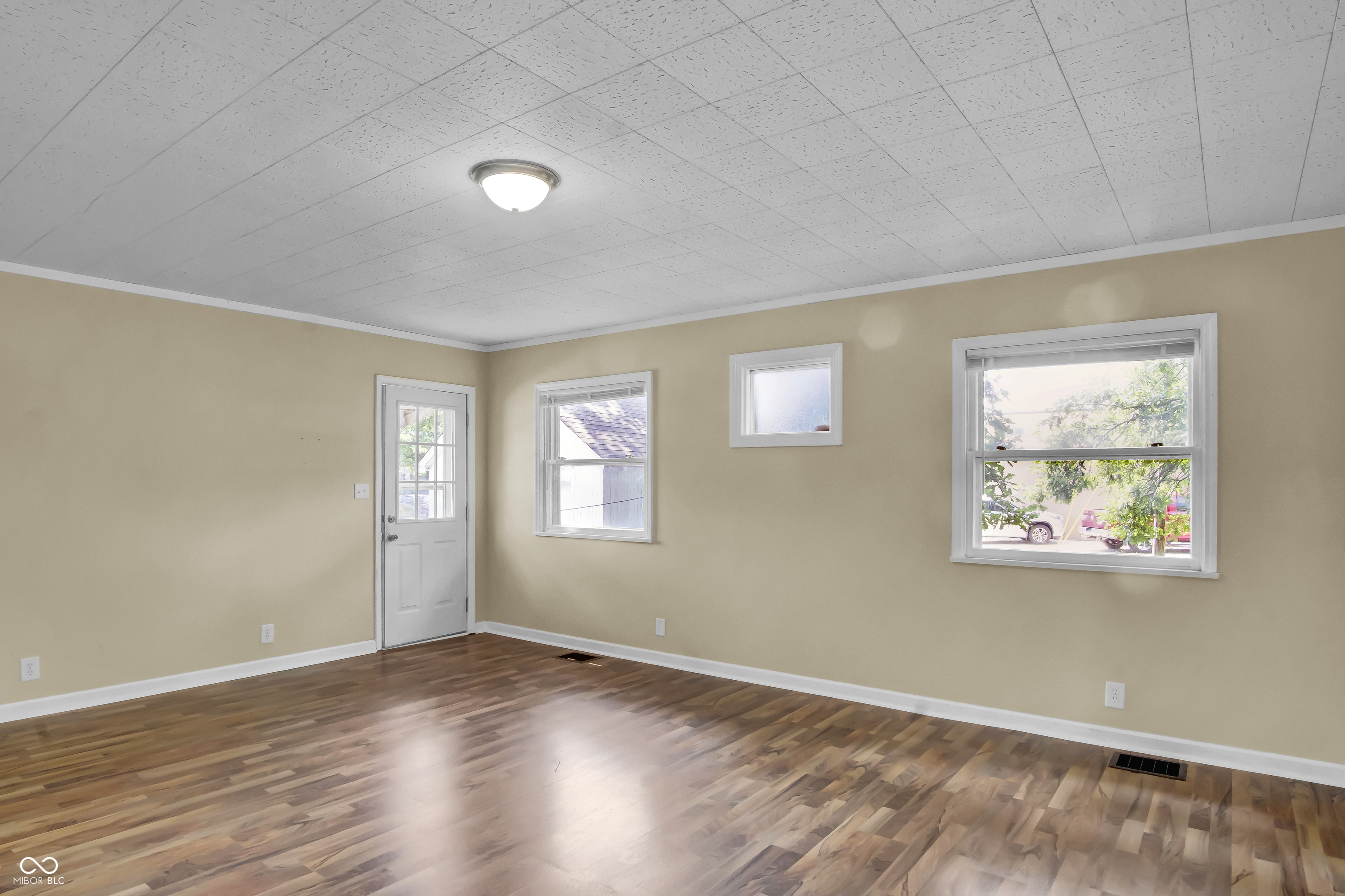 2433 17th Street Columbus, IN 47201 - Photo 12 of 47