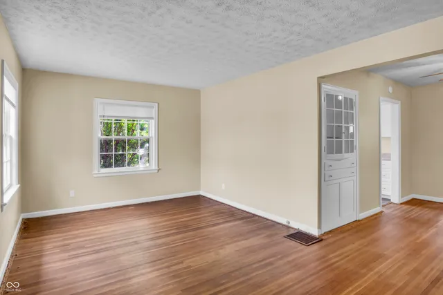 $189,900 | 2433 17th Street, Columbus, IN 47201